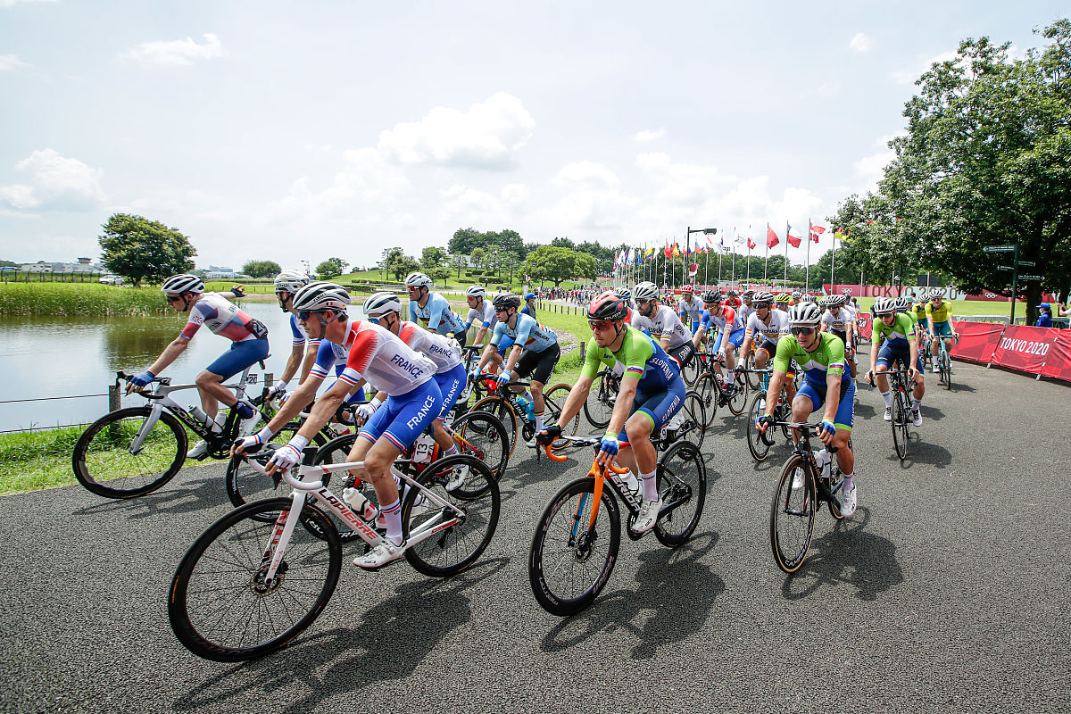 2021年7月24日,日本,2020东京奥运会公路自行车7月24日赛况.tokyo, ja