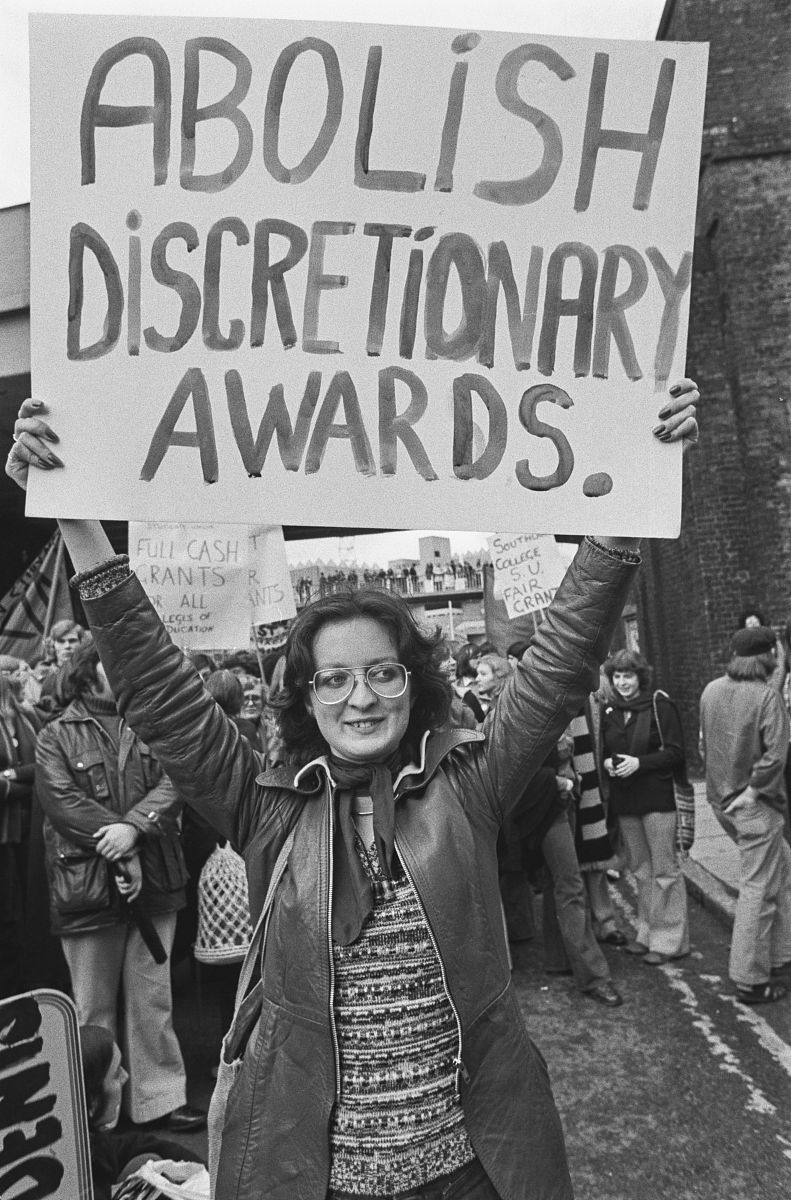 反驳 '金龙不需要黑鳞' 歧视性言论：平等与尊重是关键