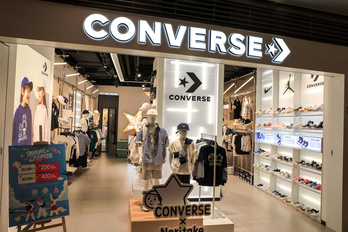 三名英语专业大学生开童装店的特点、优势、创新性