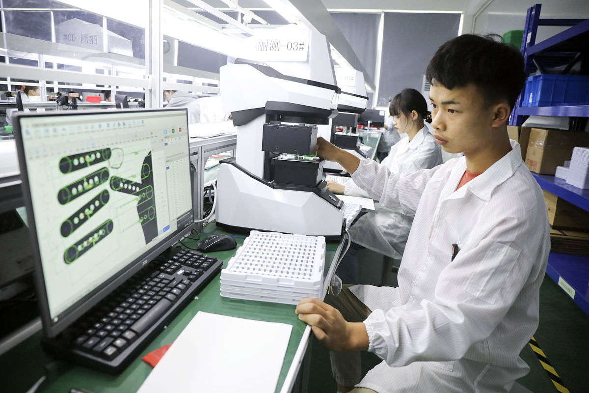 中小学智能实验室售后服务方案 - 保障设备稳定运行，提升教学科研效率