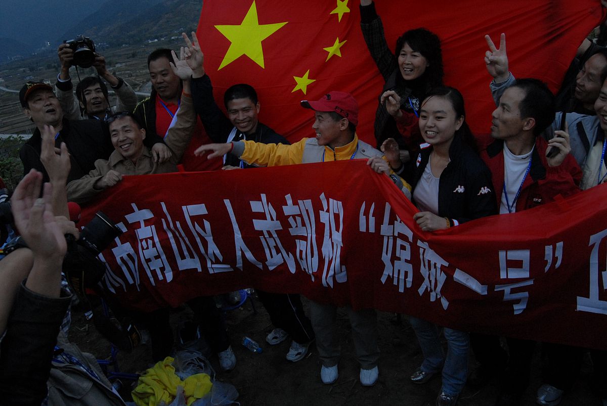 海外同胞的希望与底气：来自祖国和同胞的温暖与支持