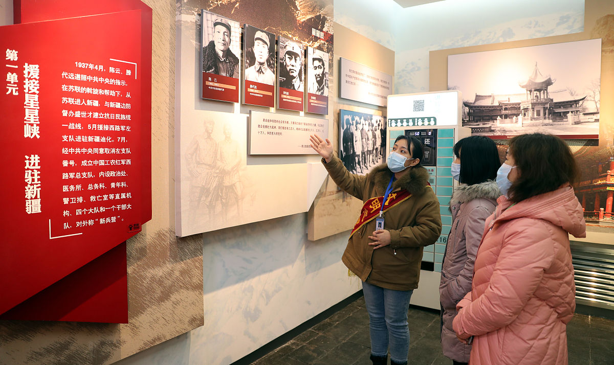 作为大学生参观上海雷锋纪念馆的的心得体会写一段话