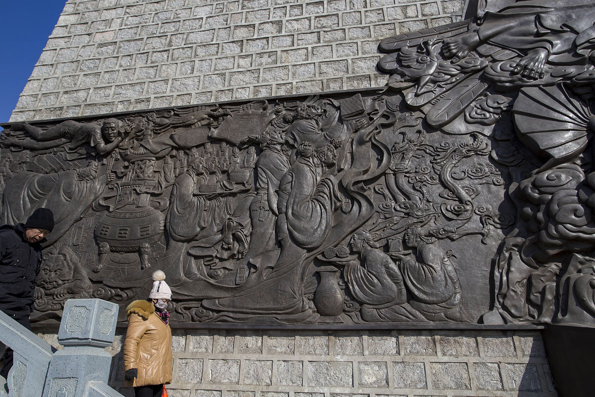 李白与草泥马：诗意对话，逍遥天地