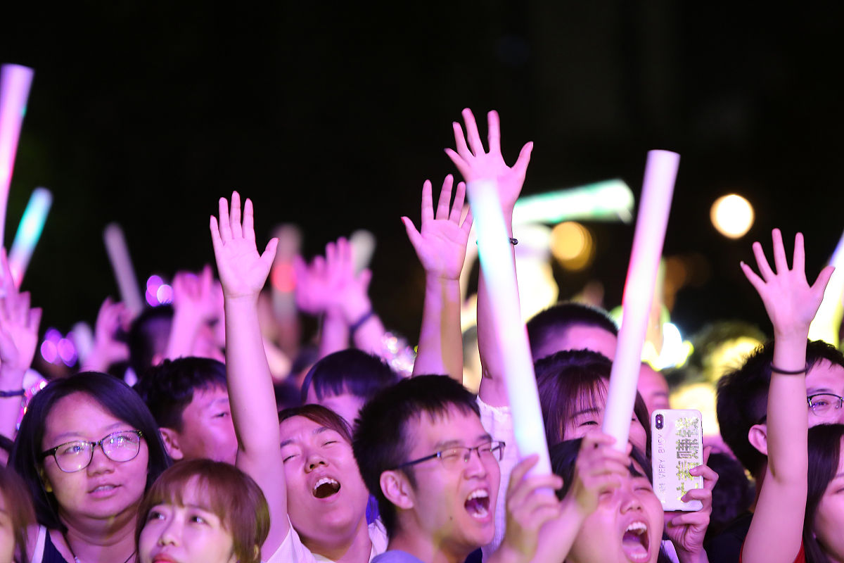 美术馆打卡，却看不懂？朋友圈文案15字get！