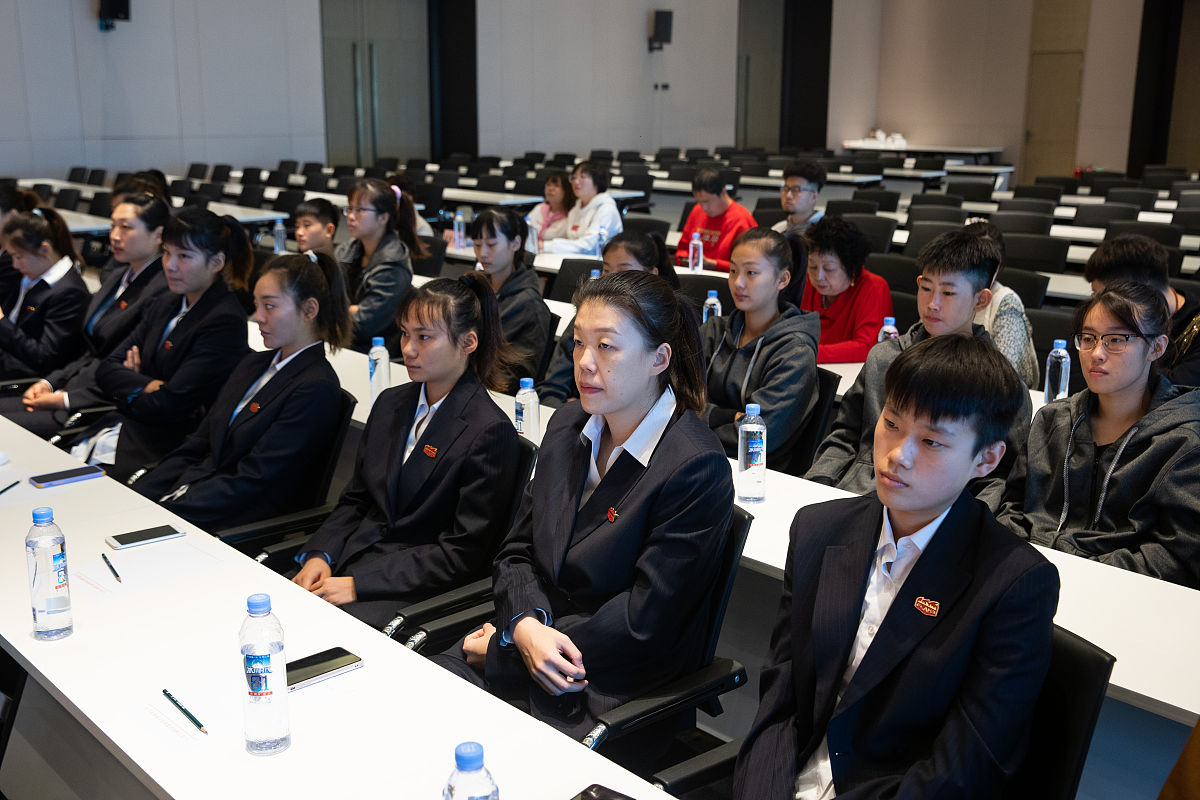 葫芦岛市中华商务学校招生简章