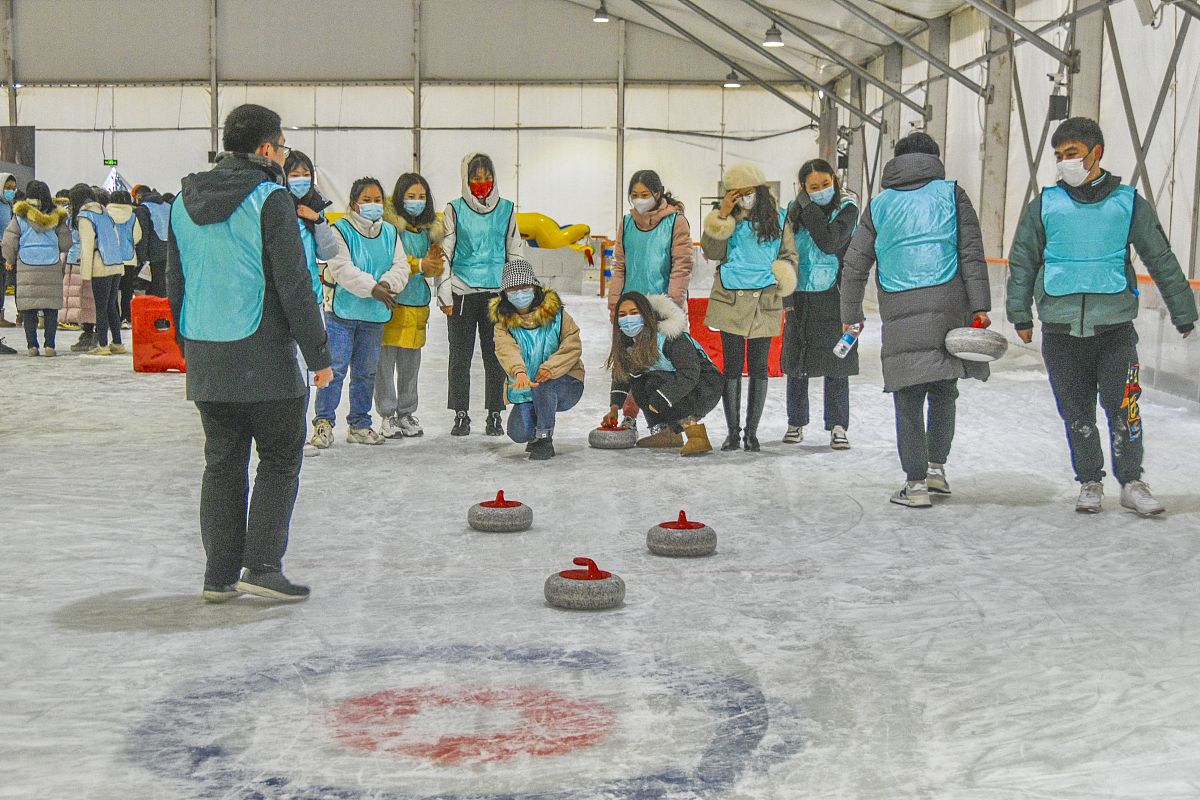 东安鸡速度之争：趣味竞速，赢取美味大奖！