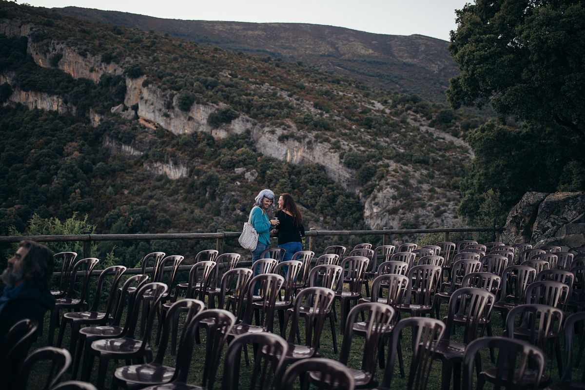 国内关于户外教育促进经济发展的文献举10个例子