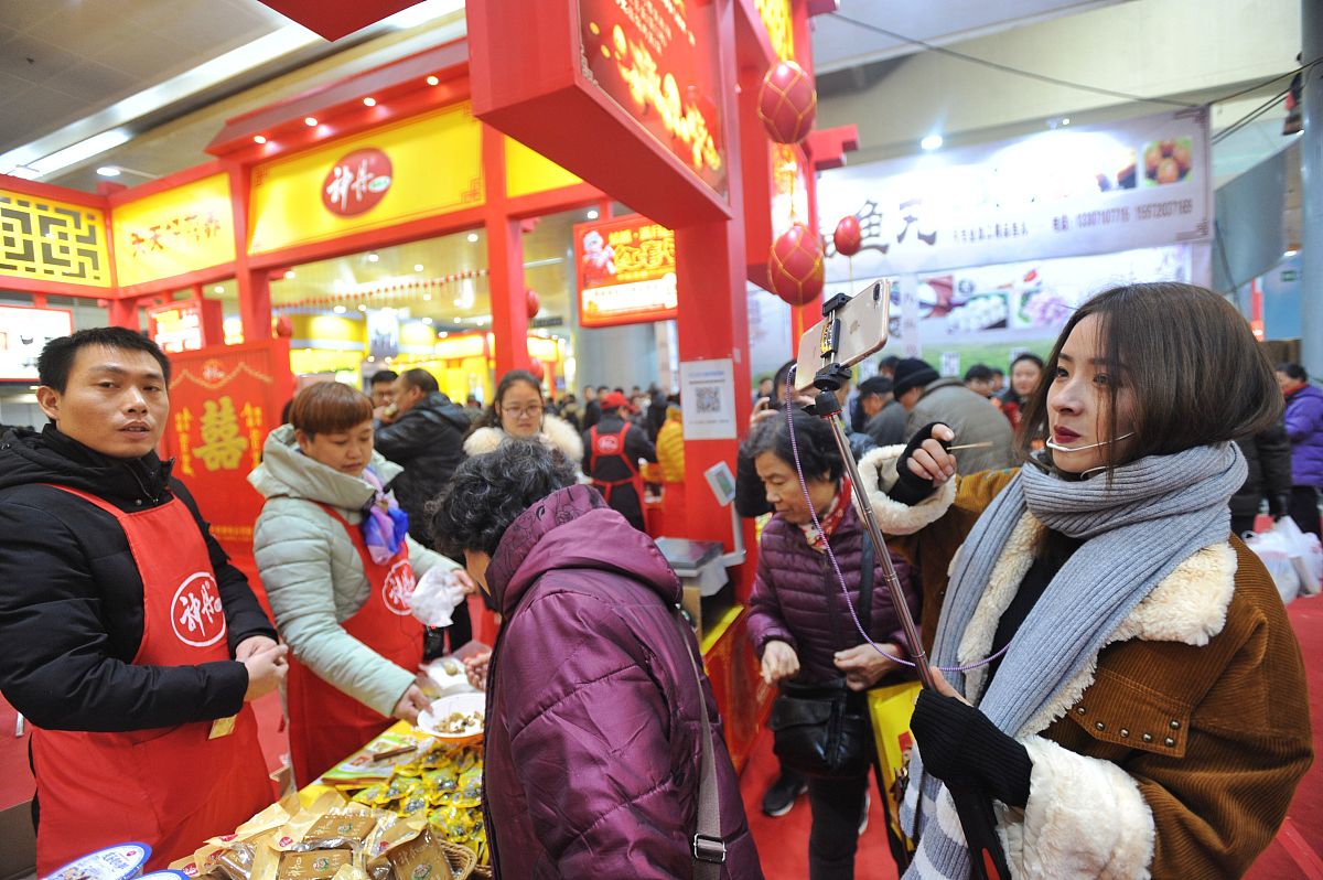 斗鱼真实灵异事件主播是谁？解密直播间'老铁'背后的秘密！