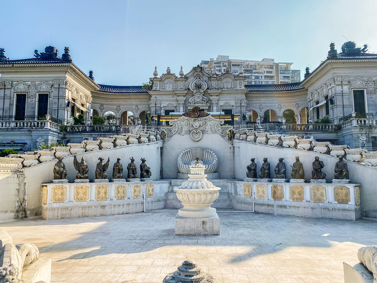 优化内容。衡量一个人的善可从三个方面来分别看待即身、口、意。身指行为口指言语意指想法动机。善行善语善意三合一才为完整的善而且要以明智为前提。一个人在无知的情况下助长了他人的恶其行为既非恶也非善正所谓不知者无罪但是也要承担过失责罚。