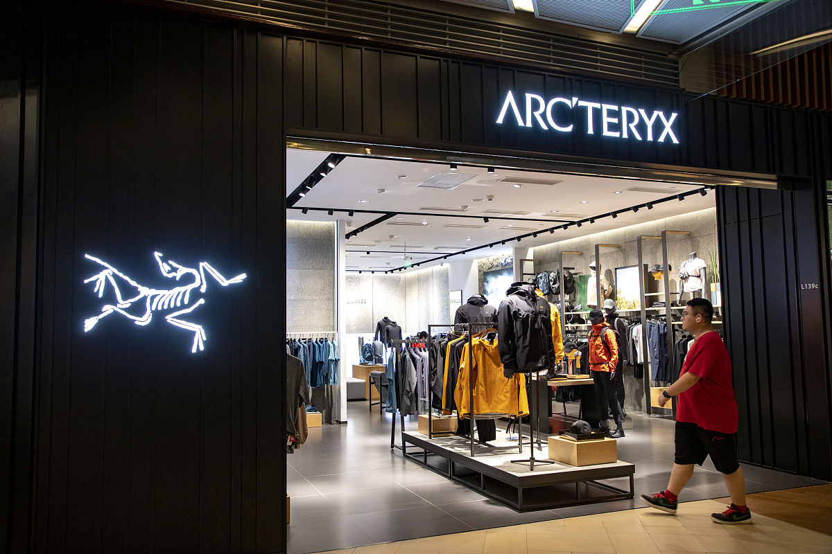 始祖鸟户外服装品牌发展迅猛：原因分析