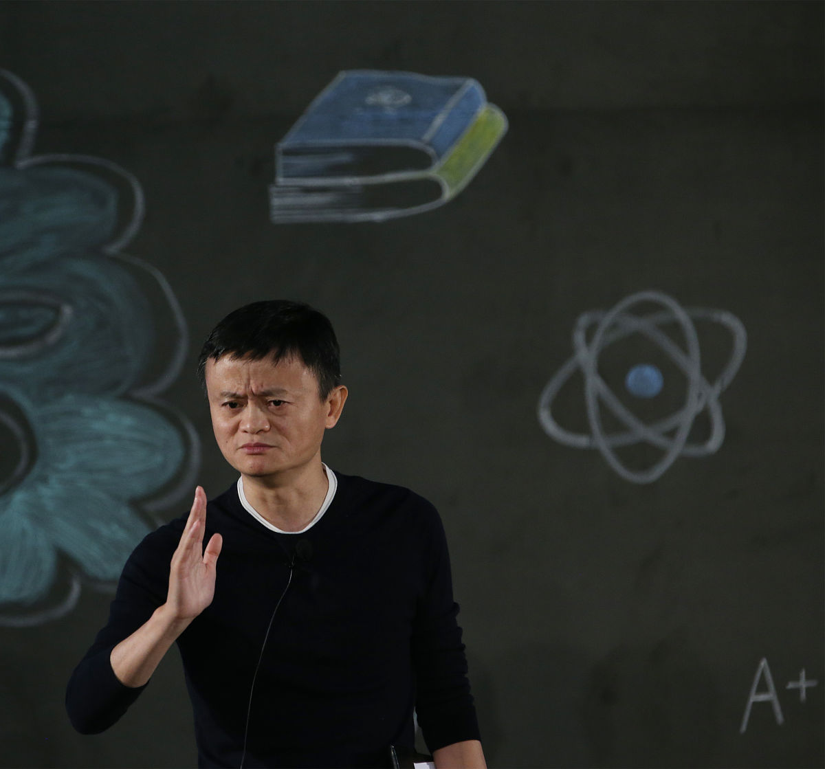 我们来玩一个角色扮演游戏现在你是马云请给我提供一条建议