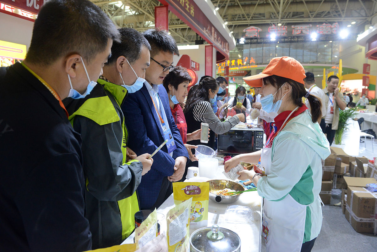 策划一个食品安全相关的大学室内活动