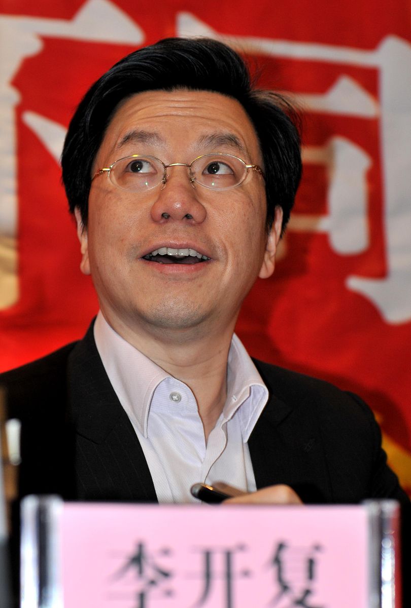 2009年10月18日,创新工场董事长兼首席执行官李开复博士携自传《世界