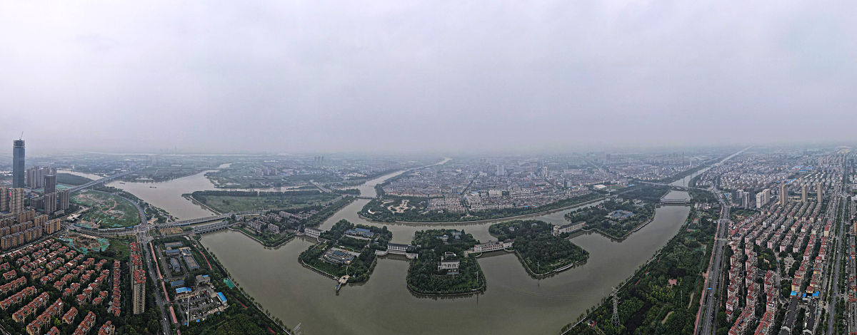 2020年7月14日,江苏省扬州市江都水利枢纽风景区景色.