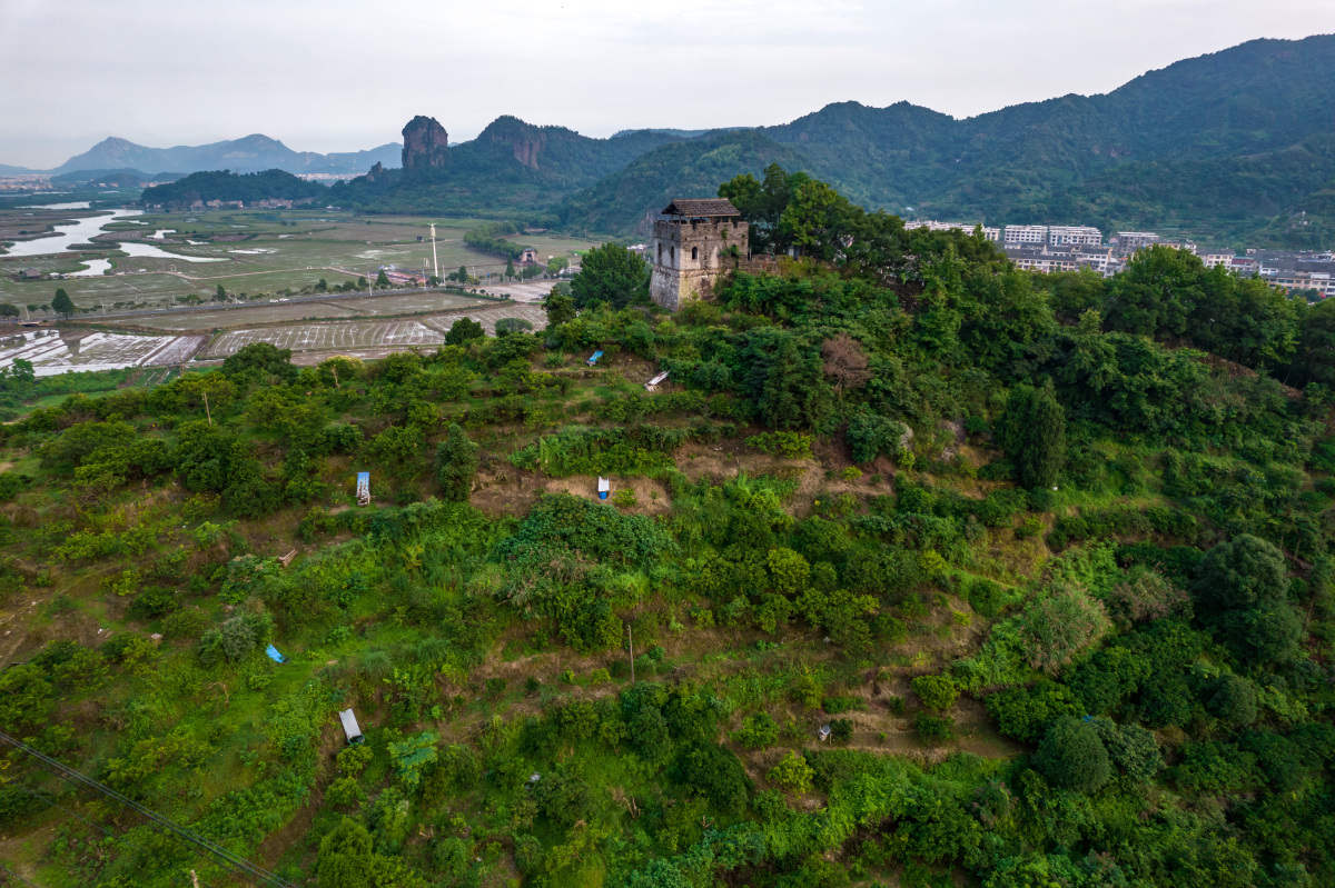 台州是浙江辖地级市,依山面海,旅游资源丰富