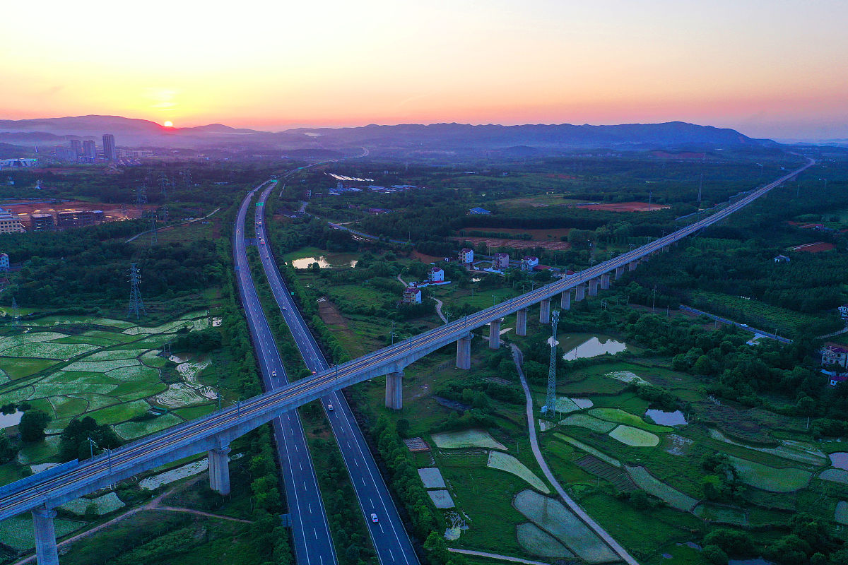 云南公立高铁学校昆明有几所铁路学校