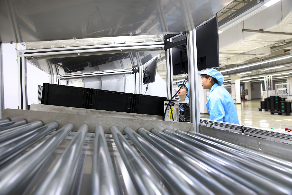 写一份零件瑕疵的检测程序