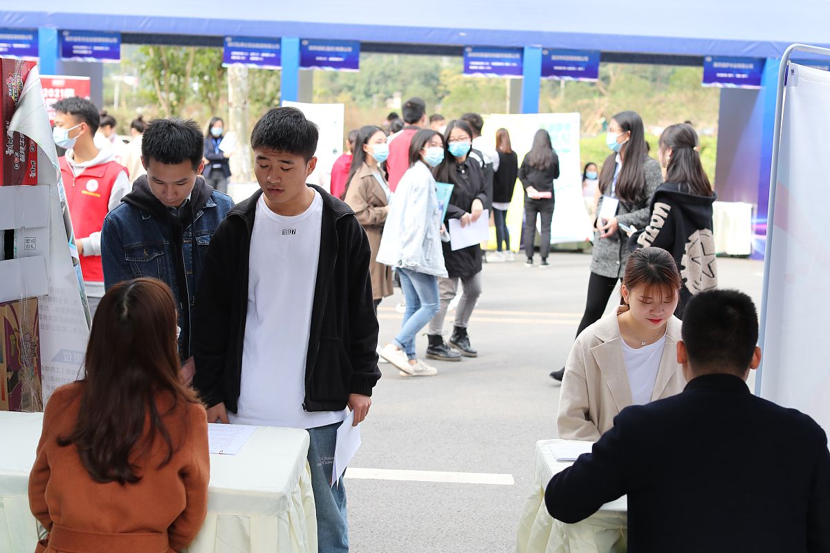 重庆商务职业学院单招航空服务专业-就业前景广阔