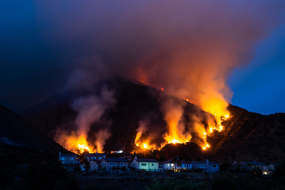 根据态势标绘相关规定研究制定消防现场态势标绘训练方法、技能操法、考评办法等标准