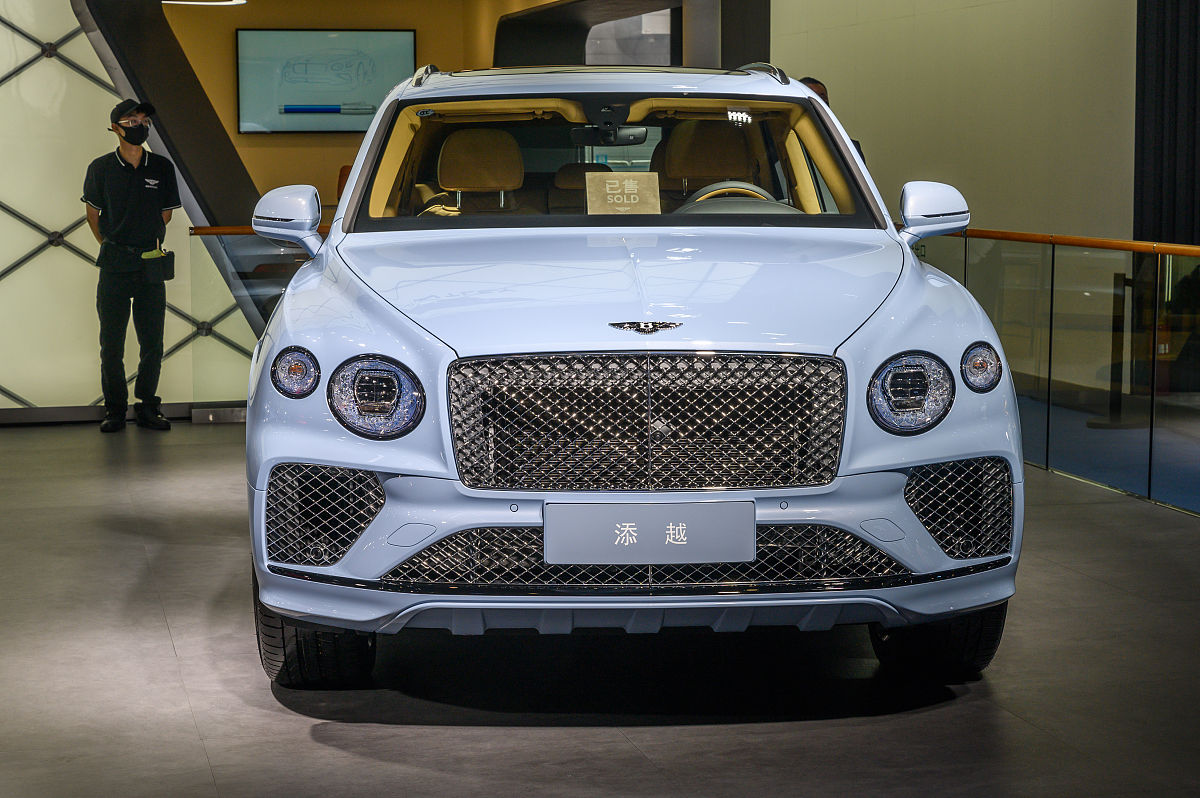 成都汽车职业技术学校招生电话：028-12345678，咨询报名信息