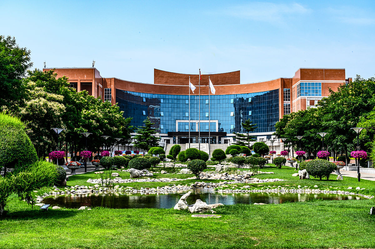 2019年7月20日,吉林长春,东北师范大学校区及建筑景观.