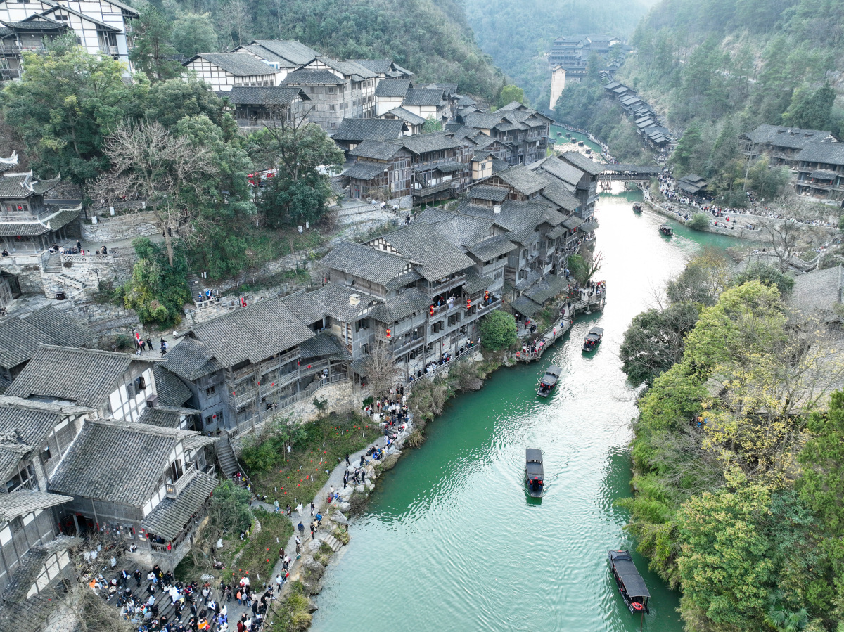 贵州旁边省份旅游景点,贵州旁边省份旅游景点有哪些