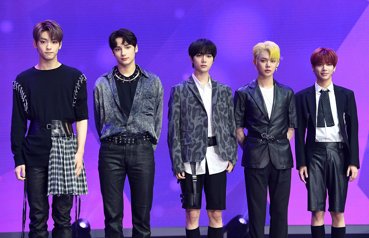 2020年5月18日,韩国首尔,男团txt(tomorrow x together)举行第二张迷