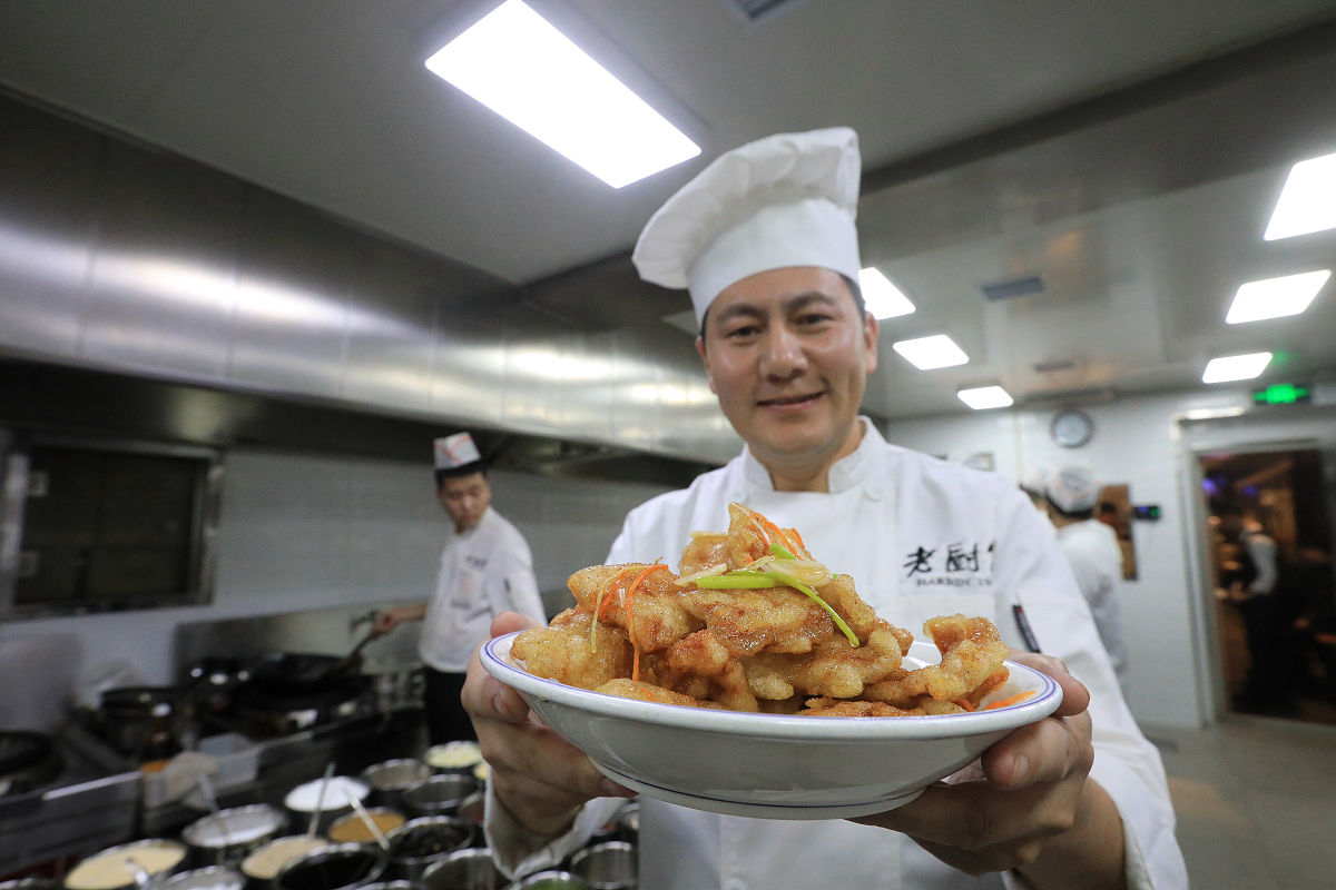 泡椒厨房主要业务：外卖、培训、加盟、食材供应链和品牌推广