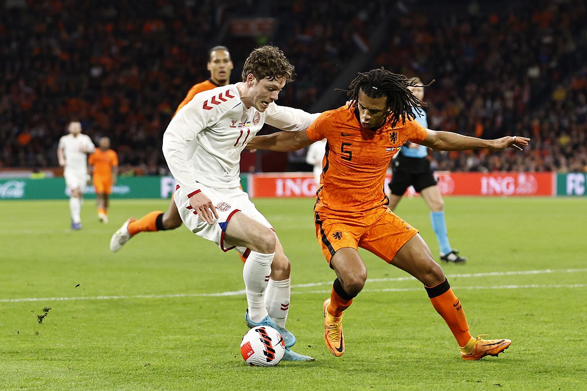 LR分析表构建与句子分析：C#实现