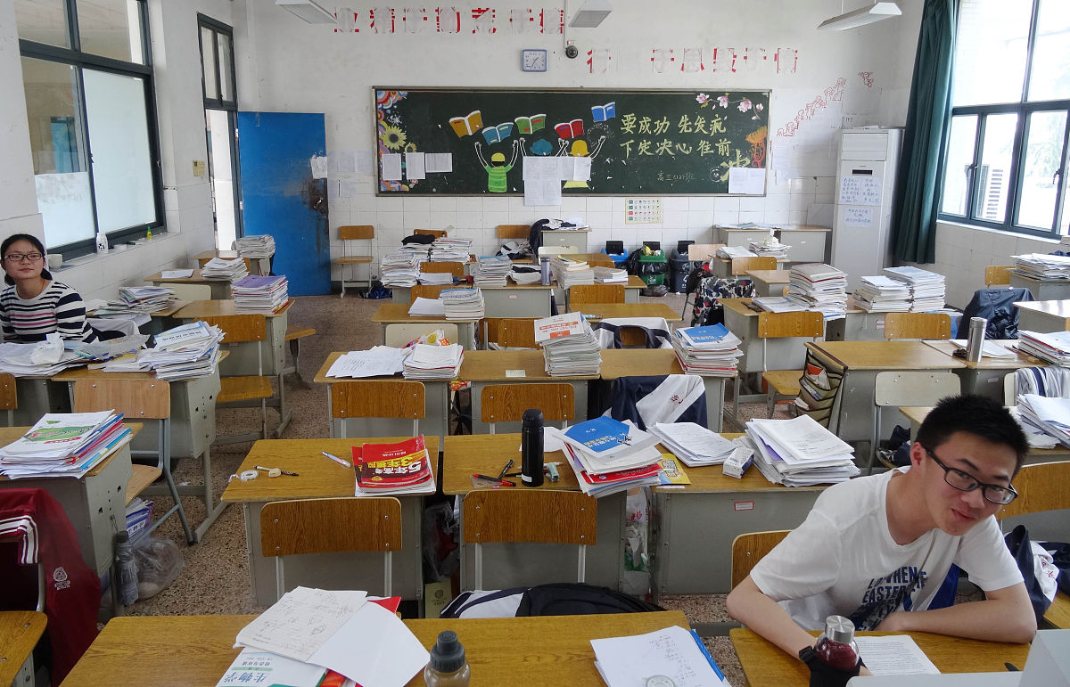 写一个三少的故事