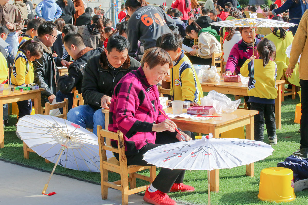 广西商业学校工艺美术专业未来发展如何