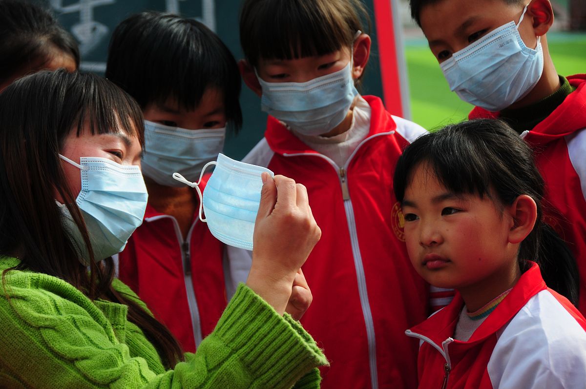 医学生志愿者：传授疾病保健知识，点亮留守儿童健康梦