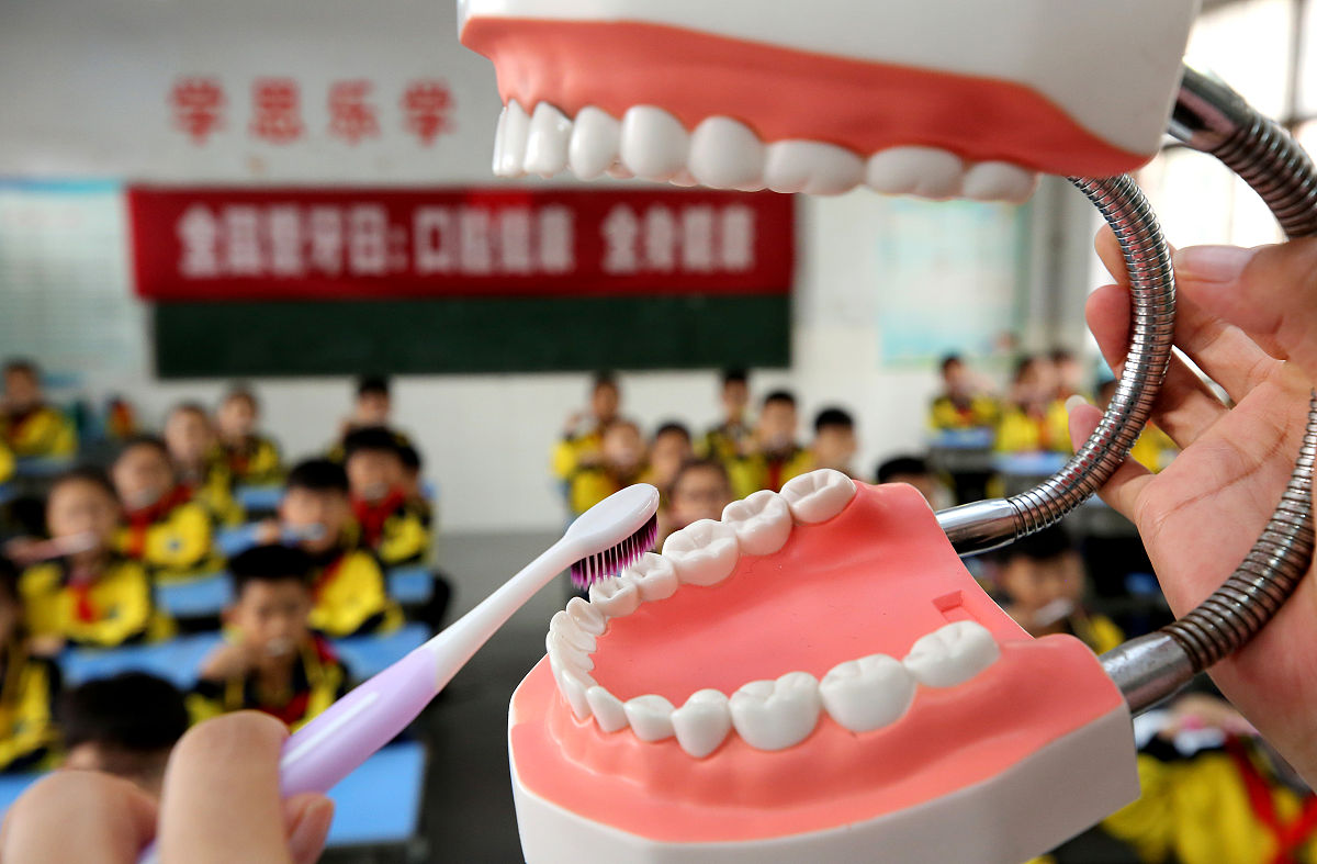 如何美白牙齿？西安护理学校来帮你！