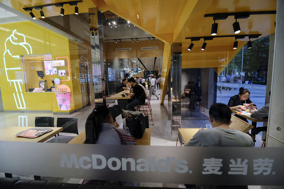 D实践地点 学校周边 例 商务中心、万象城、附一院等场所、也包括互联网。小组根据自己的计划来选择2实践内容 根据书上机会的相关内容观察学校周边存在哪些创业机会3实践结果 每个小组在本周末前49号需要完成一份实践的过程和结果要详细具体的过程以WORD版本形式完成命名第几组+实践方案本次作业组长先保留不用交等后面和别的作业一起再交到时候我会说。注意以后交作业只能组长交到学委再交到教师提醒 每一个人可以