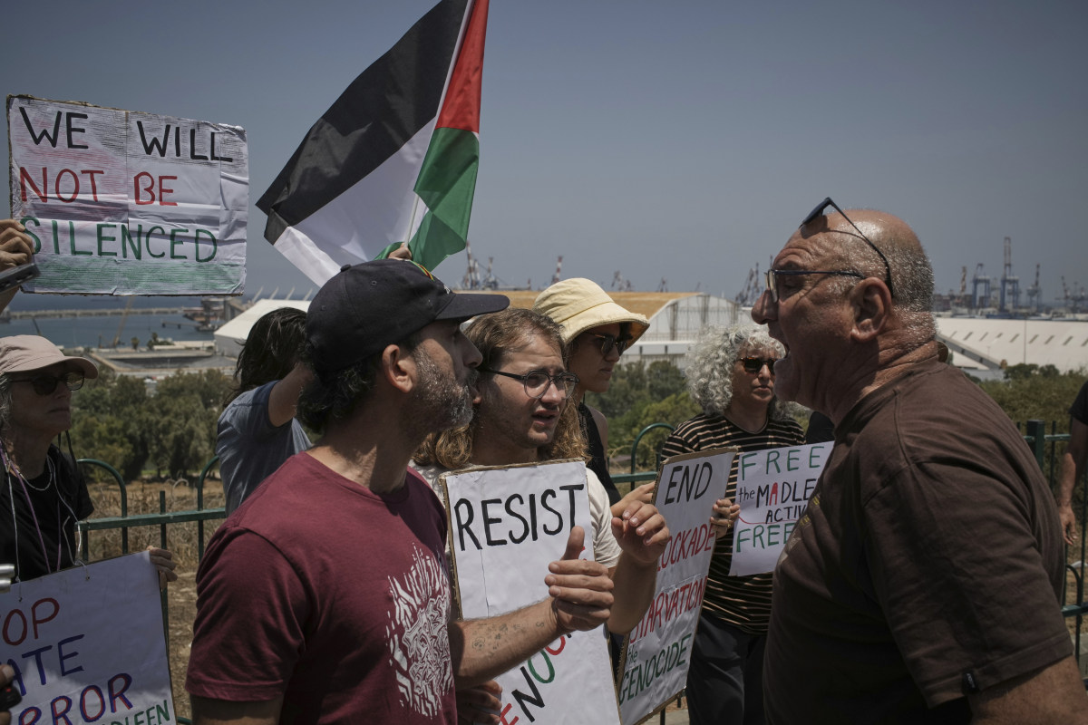 国际劳工组织总干事索马维亚首次提出'体面劳动'概念