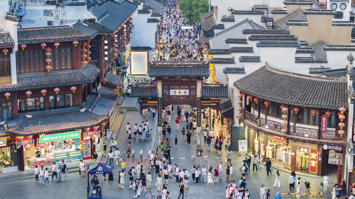 你是一个旅游博主请原创一份南京夫子庙的旅游攻略和注意事项