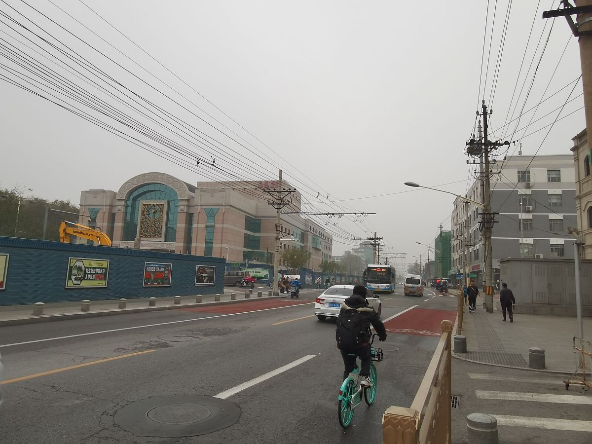 上海闵行区北青公路李康港桥行人可以通行吗