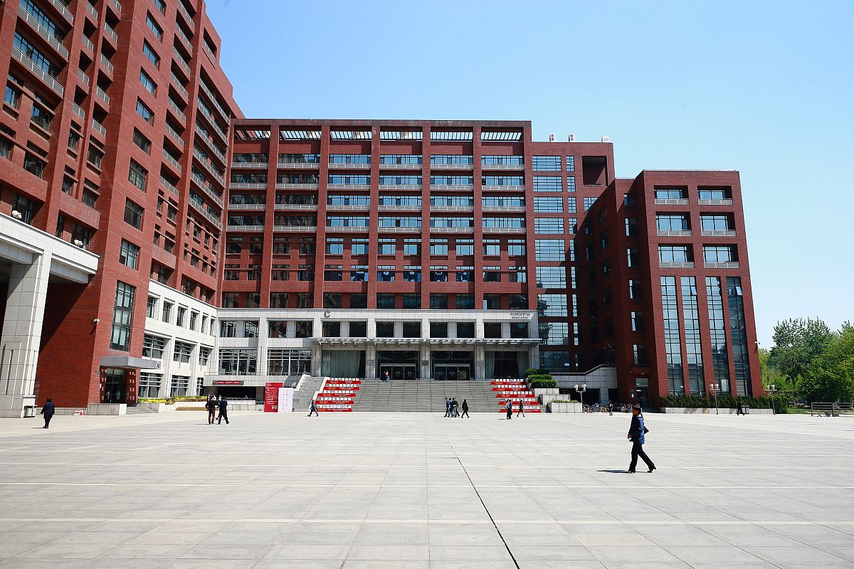 我需要关于五四青年精神知识竞赛多选题10道包括答案