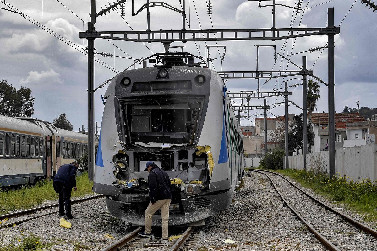 panda3d检测摄像机是否碰到场景里任何一个模型