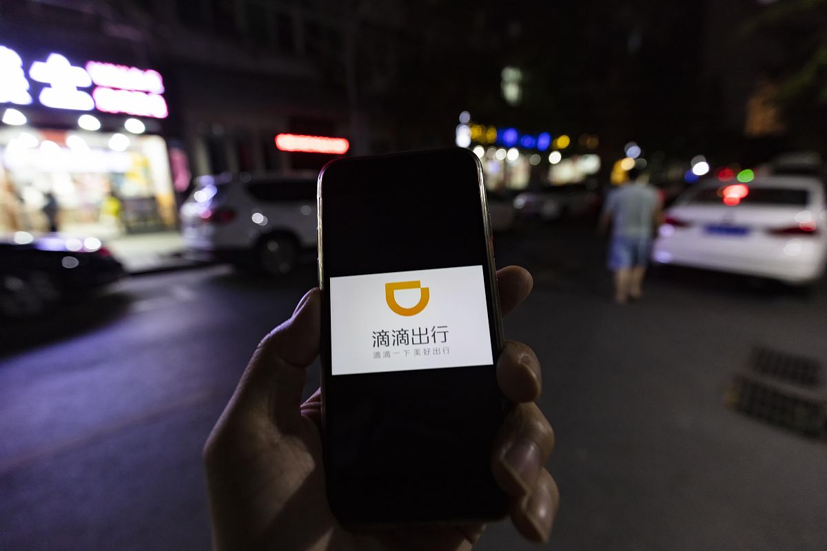嗖嗖平台是干什么的嗖嗖平台是一家提供在线打车、专车预定、出租车预约、代驾等车辆出行服务的平台用户可以通过App进行预约、叫车等操作方便快捷。继续
