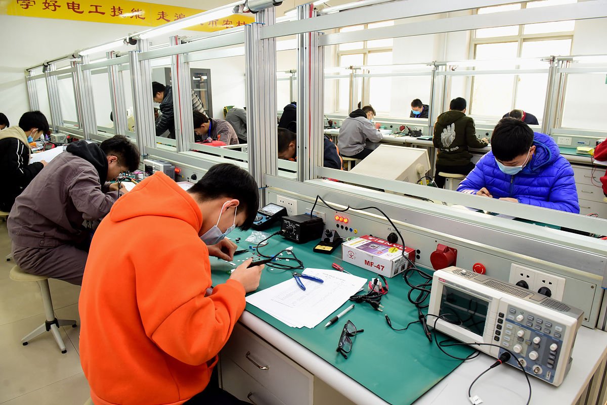 如何报考石家庄工商职业学院？