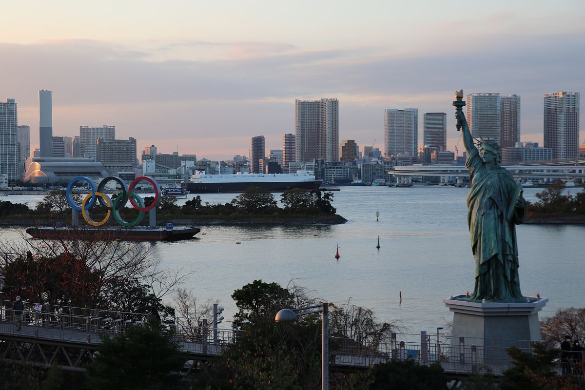 2020年12月1日,日本东京,2020东京奥运会,日本重置东京湾奥运五环.tok