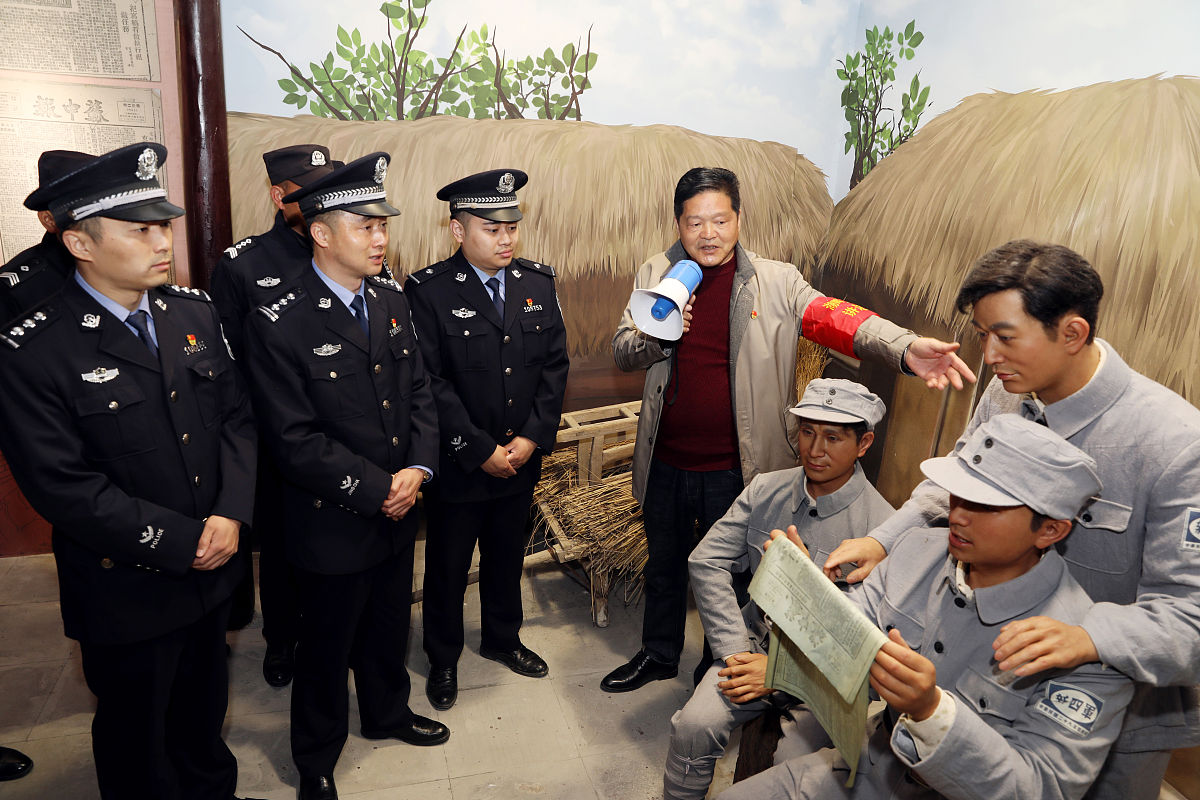 打开此链接概括主要内容。httpsmpweixinqqcoms-E1Vkn3pprsDdLYJbhq_-Q