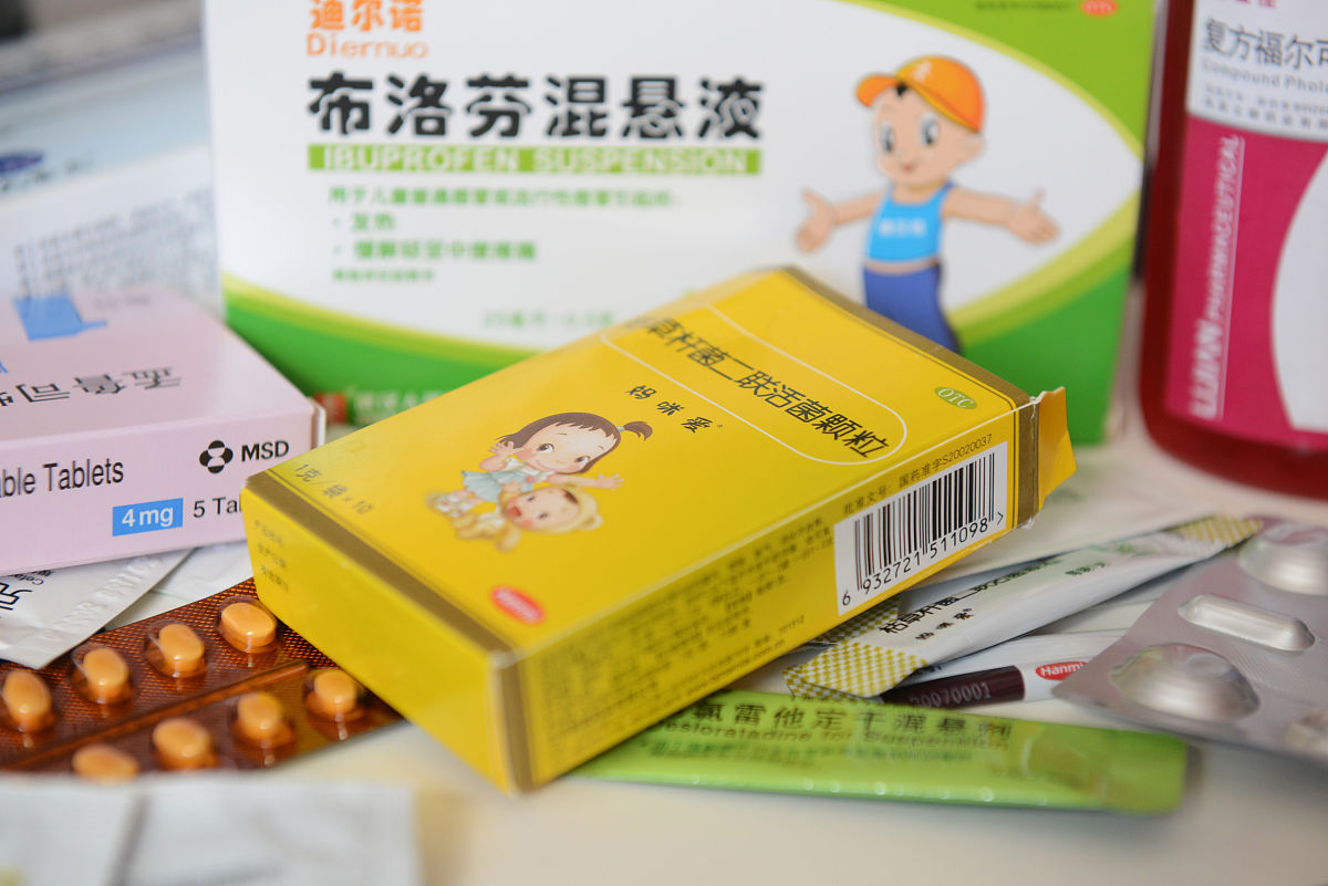 扮演一名育儿自媒体博主根据以下内容写出一条30字的原创短视频标题：秋天到了应不应给宝宝吃打虫药？