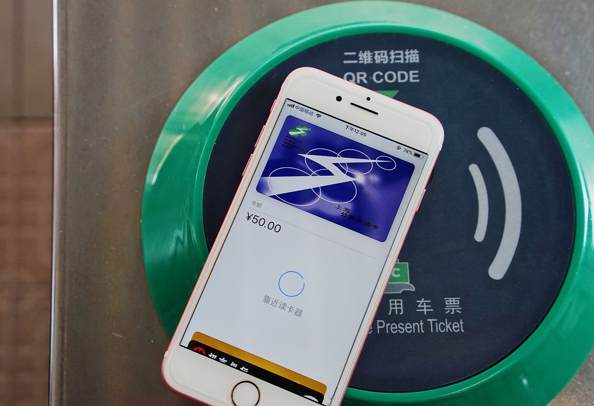 怎么才能不让接电话时切换蓝牙帮我用210字详细描述