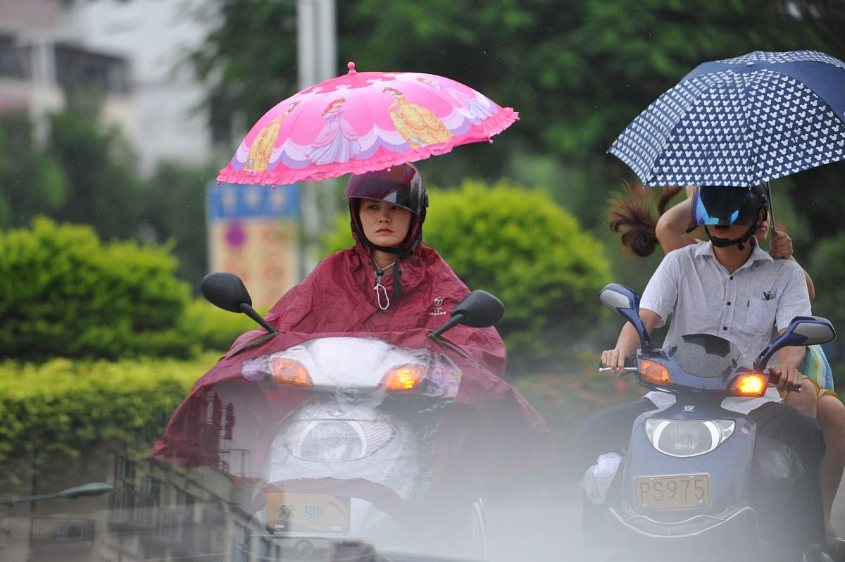 防雨头盔市场前景广阔，未来可期！