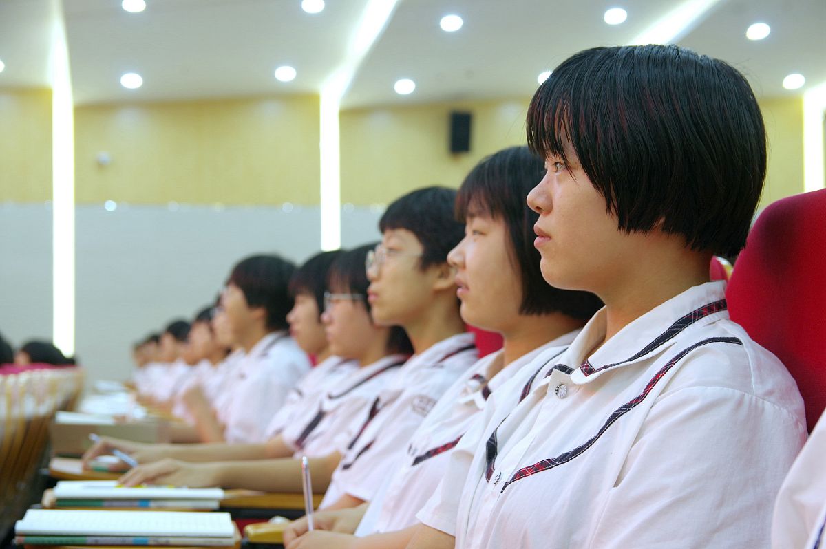 钦州市卫生学校助产专业前景好不好