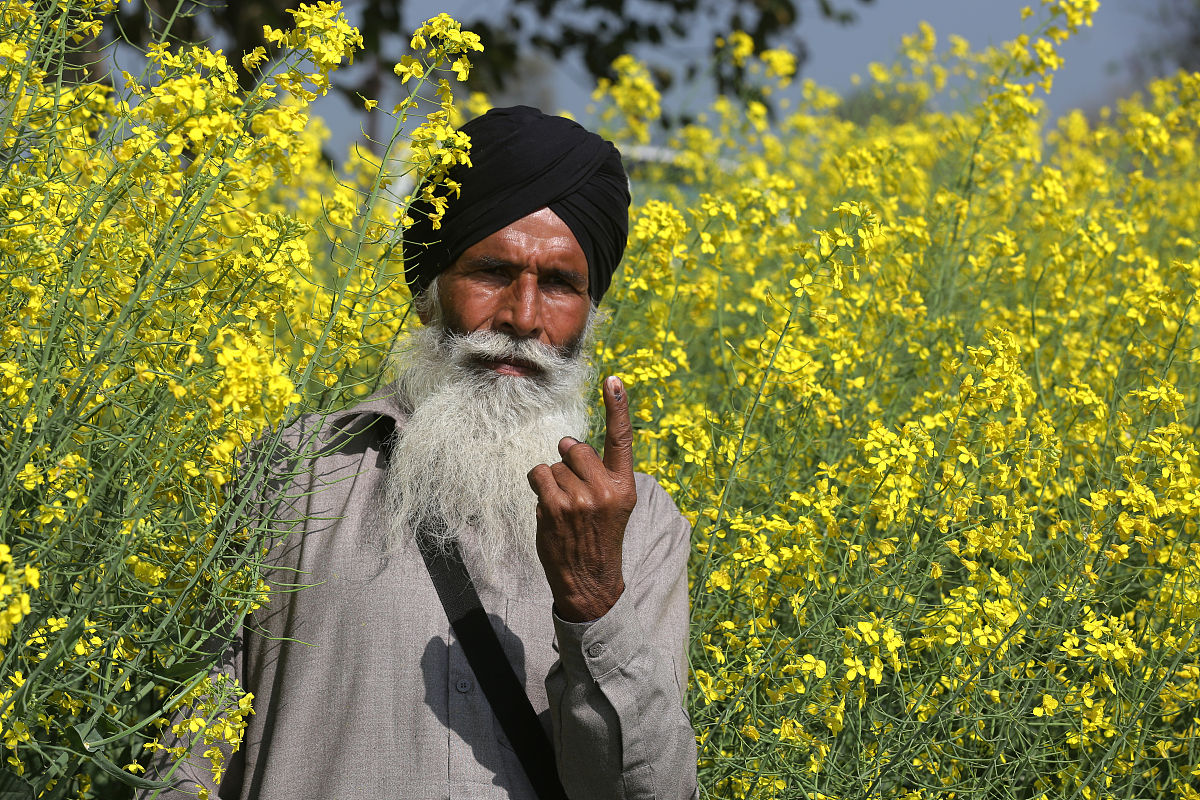 今天我将从研究背景、研究内容与技术路线、主要结果、结论与展望这四个方面汇报我的博士论文。需改上面句子使其更适合演讲使用