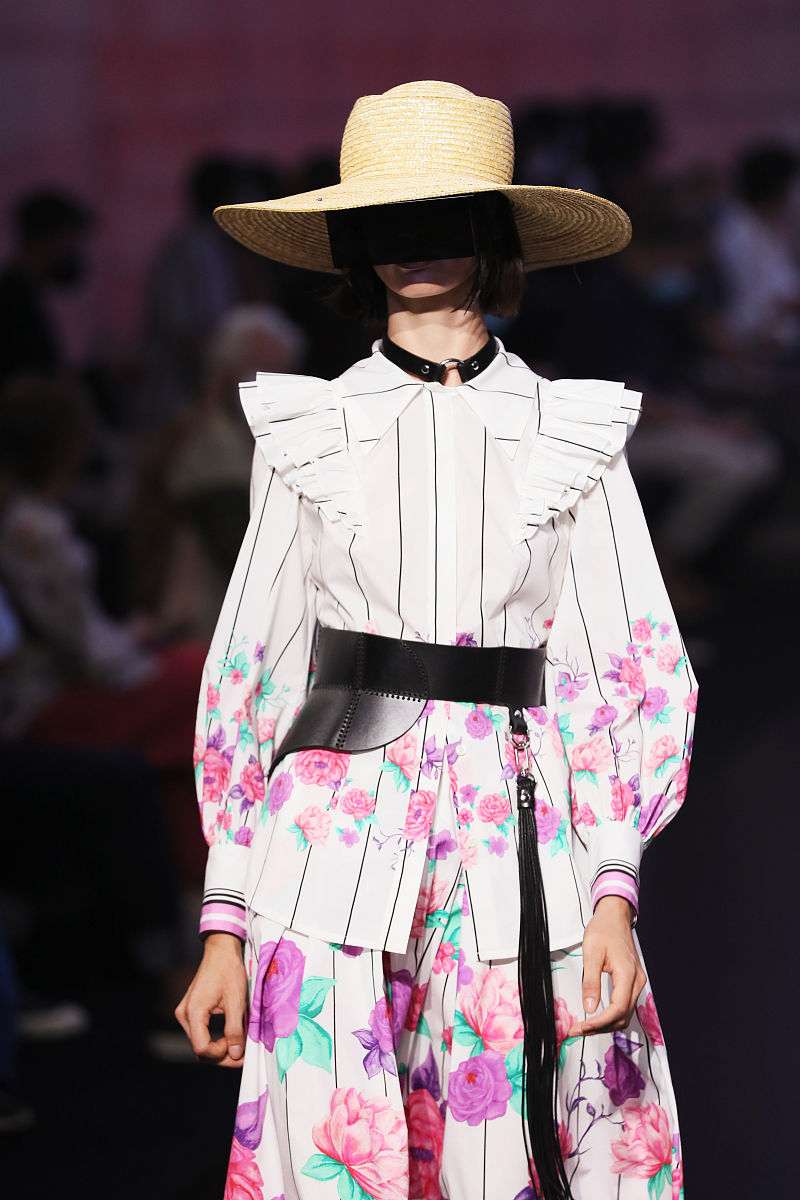 当地时间2021年7月8日,意大利罗马,2021罗马高定时装周:kobf 品牌秀场