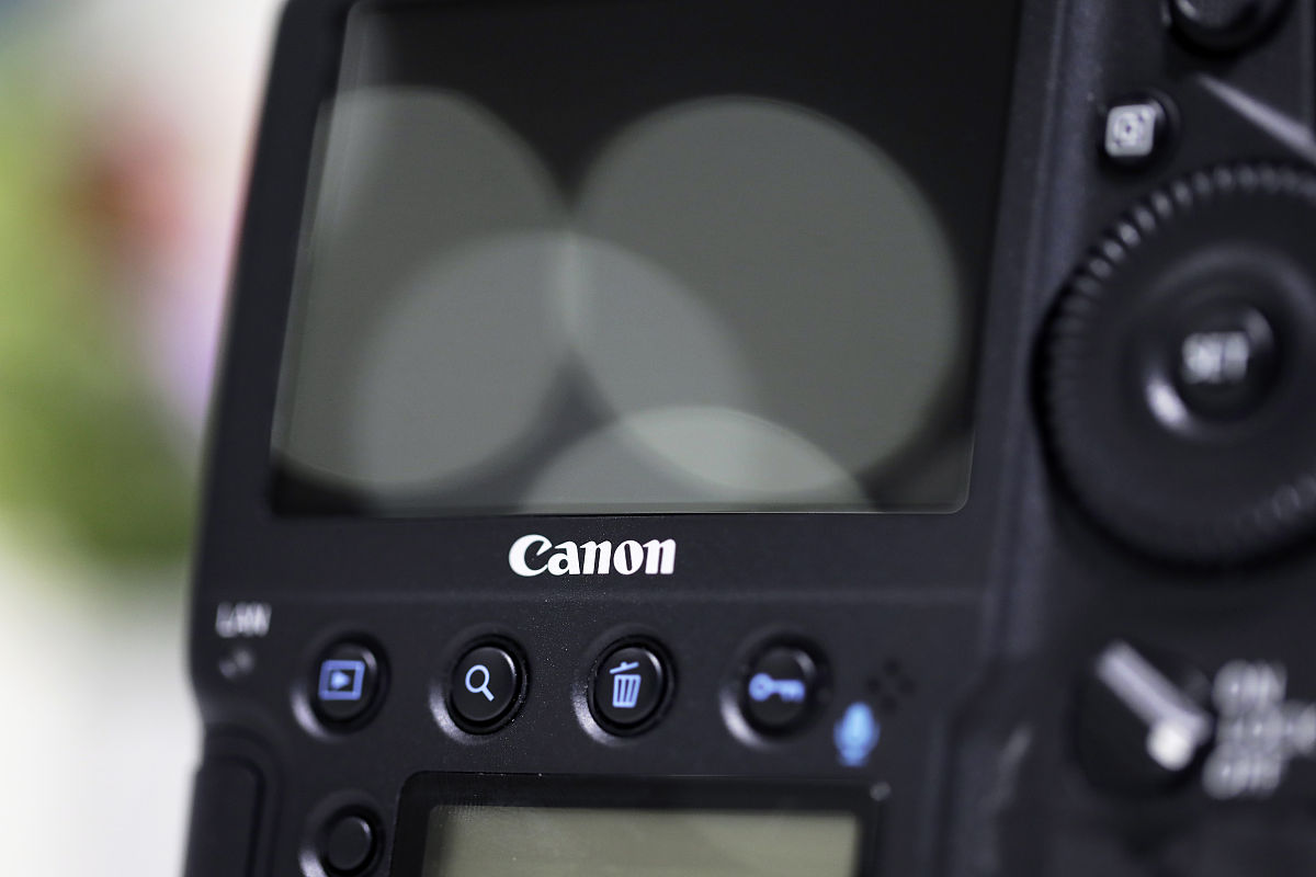 尼康相机开机显示镜头错误什么原因值得修吗s3000？